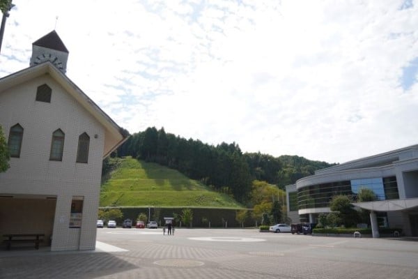 【今治】森林浴をしながらロング滑り台!!玉川総合公園 | リビングえひめWeb