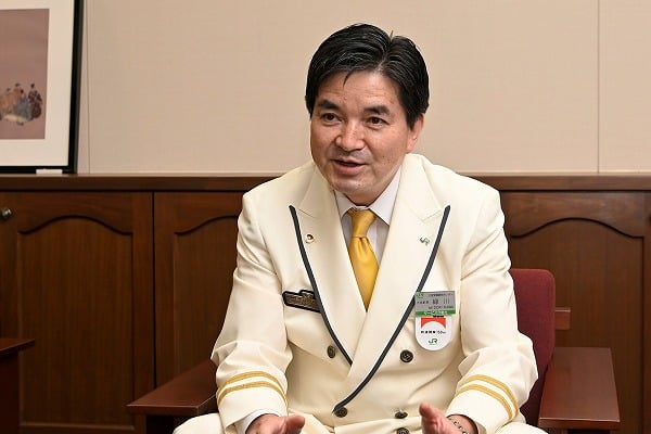 話題人インタビュー Jr大宮駅長 緑川清士さん リビング埼玉web 話題人インタビュー Jr大宮駅長 緑川清士さん リビング埼玉web