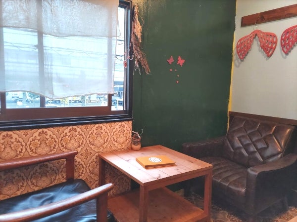 神戸元町 人気カフェ カフェデアゲンダ のチーズケーキ ハロウィンバージョン リビング兵庫web