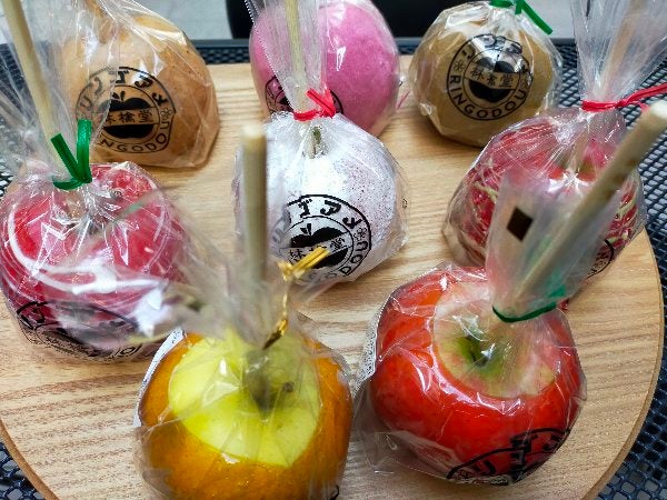 福岡市中央区】シャキシャキ感とカラフル感がクセになる！りんごあめ