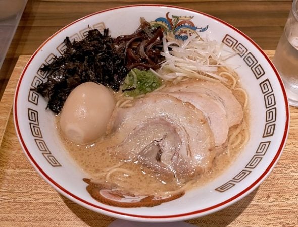 大宮でラーメン1杯500円「豚骨ラーメン＆まぜそば 南銀星」オープン！ | リビング埼玉Web