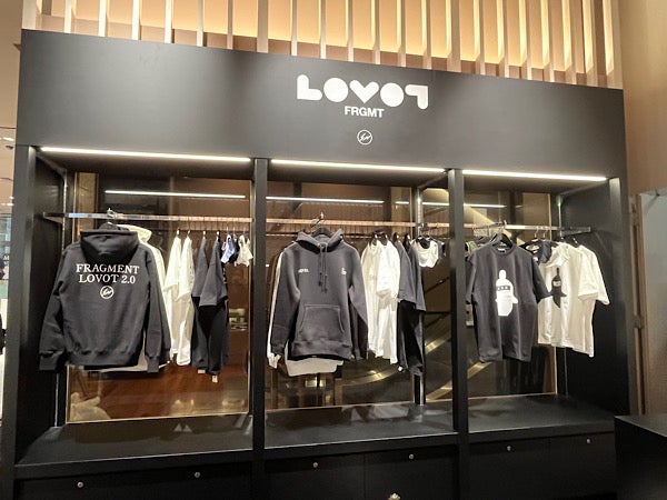新宿】オールブラックのLOVOT（らぼっと）が登場！ 伊勢丹新宿店