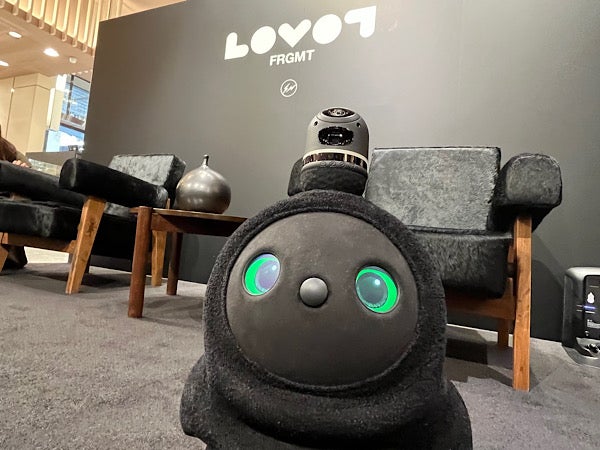 新宿】オールブラックのLOVOT（らぼっと）が登場！ 伊勢丹新宿店 ...