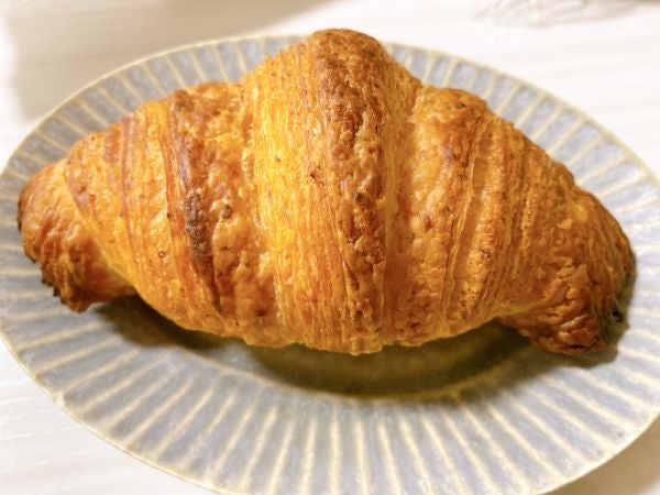 全粒粉入りクロワッサンが美味！ランチ利用もできる【パン工房青い虹