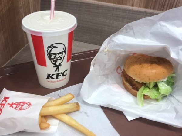 KFC「チキンフィレバーガーセット」が今だけ550円 | リビングメイト