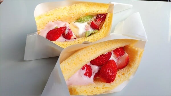 須賀川市】連日完売！完熟イチゴの手巻きロールケーキ【ANDROLL