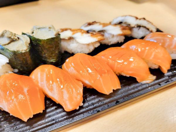 動物園前】1皿3貫150円から！激安！新世界の老舗大衆寿司！「大興寿司