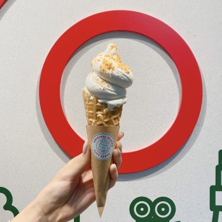 有楽町】食べられるのはここだけ！オリジナル・グレーズド®がソフト