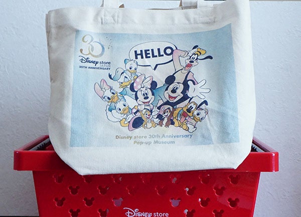 ディズニーストア　5周年記念　1000個限定ピンバッチ　Disneystore ディズニーストア 5周年記念 限定1000個のスティッチの