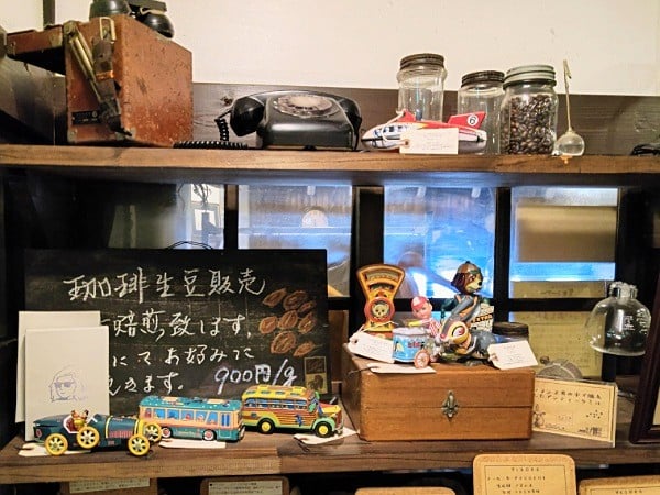天気で色が変わる？！噂のクリームソーダ「Café青山文庫」仙台駅近