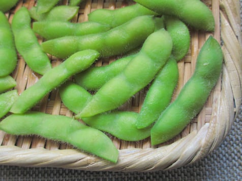 枝豆LOVE】枝つき枝豆のゆで方保存版☆ふっくらシワなし!|台所ワルツ | リビング埼玉Web