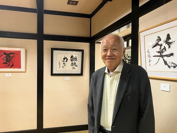 黒の魔術師” 書道家の金田石城さんアートギャラリーオープン！東大宮駅