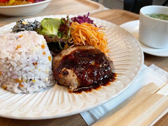 ガンタ　ランチ 鹿児島市】九州初出店！『スターカフェ×タニタカフェ』の野菜たっぷり