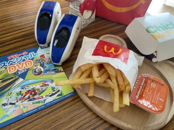 マクドナルド】ハッピーセットにプラレール登場！ママは月見の季節