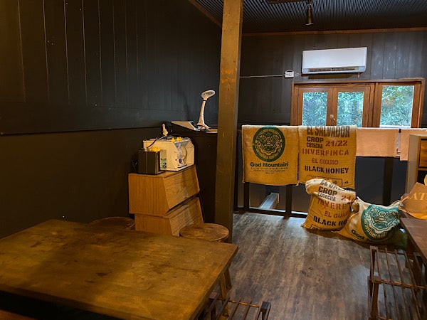 中津】珍しいカフェラテ専門カフェのカフェラテは極上の味「コズミック