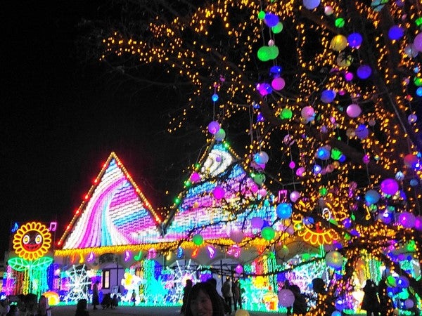 東京ドイツ村のイルミは“ガリヴァー旅光記”!Xmasマーケットも開催