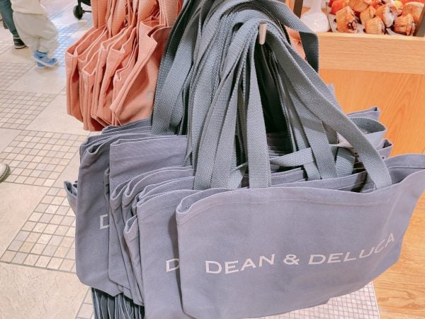 DEAN & DELUCA 2023 チャリティートート - トートバッグ