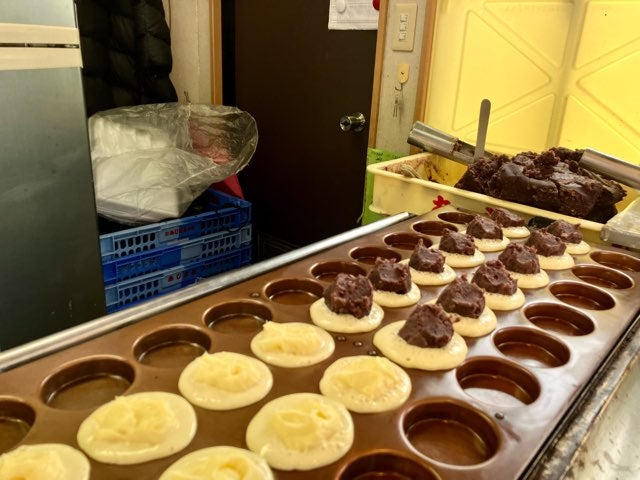 たこぽん 十勝産小豆たっぷりのあじまん＆たこ焼きたこポンを食す！季節限定店