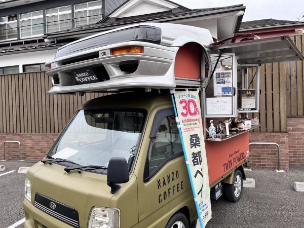 新品☆ 軽タイプ　キッチンカー ❣️早い者勝ち❣️ 八王子】見上げればキッチンカーの上にハチロク？！『ナンゾー
