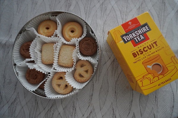 2月28日は「ビスケットの日」♪ビスケットフレーバーの紅茶をご一緒に