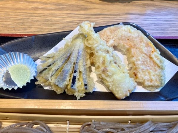 十一そばもおしゃれなガレットも みんな美味しい「SOBA CAFE 孫三」泉