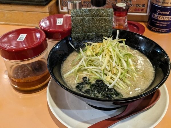 ワンコインでおつりがくる「ねぎらーめん」の衝撃！「ラーメンショップ