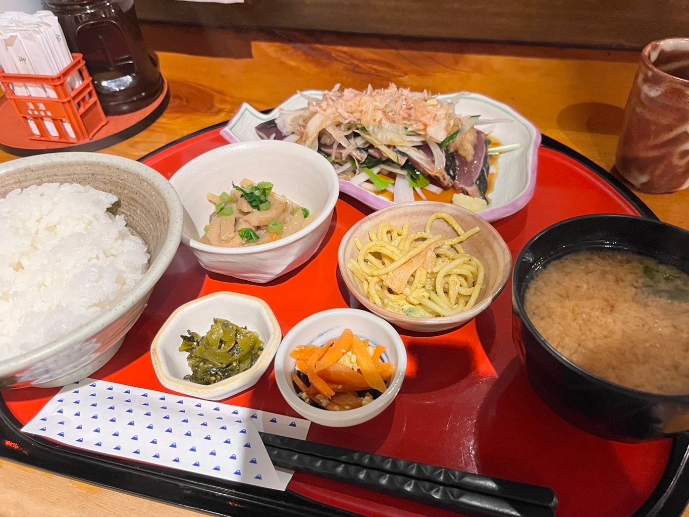 八王子】ランチセットには小鉢が4つ！芸者さんも来店「我飯（わがまんま）」｜居酒屋 | リビング多摩Web