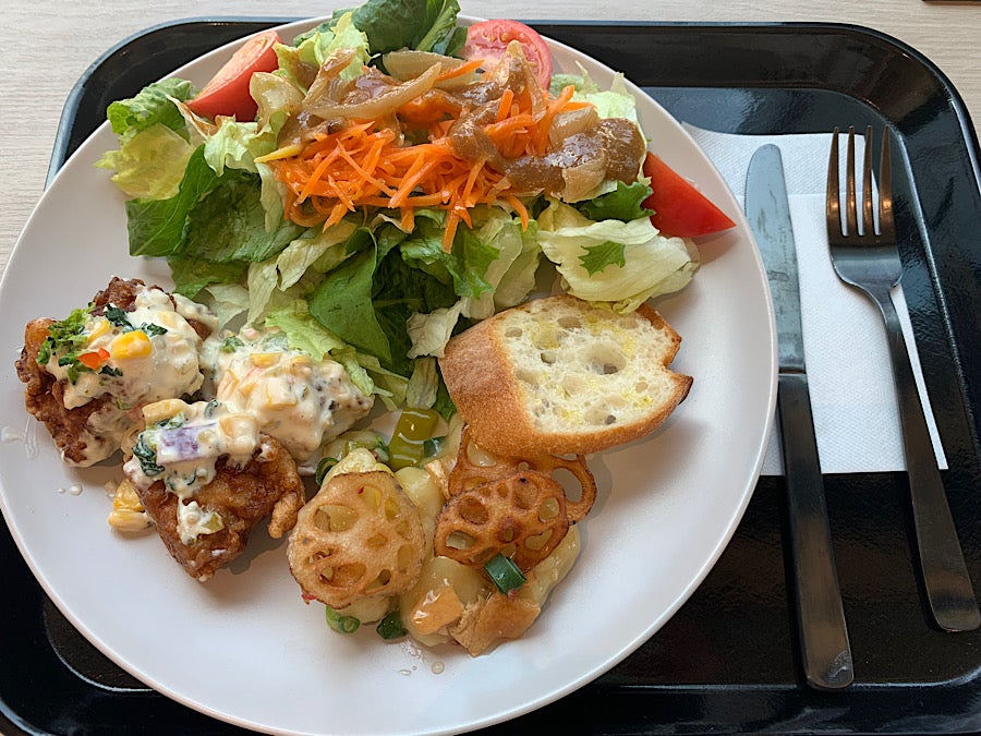 その日の気分で組み合わせを選べる！カフェ＆デリ「PICS」のセットが