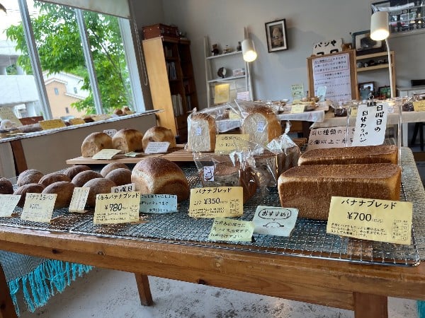 ハード系愛好家がこぞって通う！天然酵母のパン屋さん【松山市石風呂町