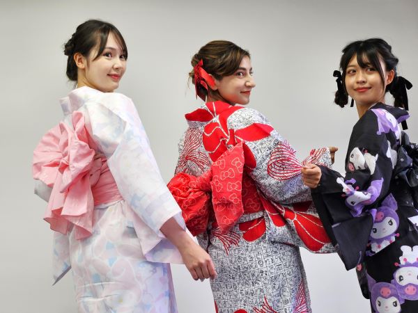 新宿】「ふりふ」×「サンリオキャラクターズ」コラボ浴衣で