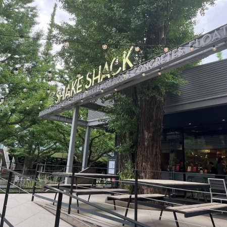 【夏休みセール】宇治抹茶ミルクミックス ハンバーガー シェイクシャック京都限定の「宇治抹茶シェイク」が夏限定で全国