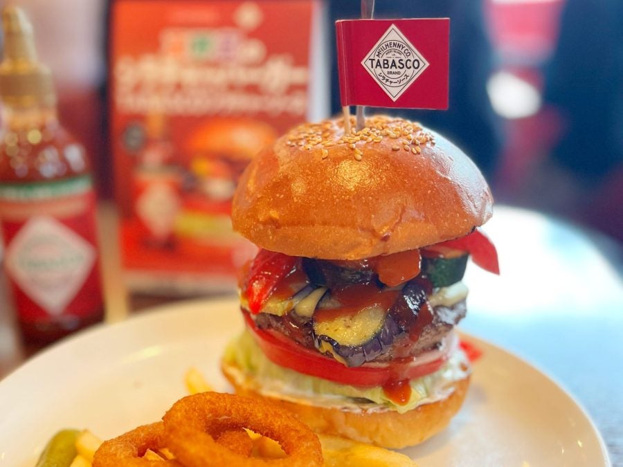 人形町】TABASCO® シラチャソースがグルメバーガー専門店「ブラザーズ