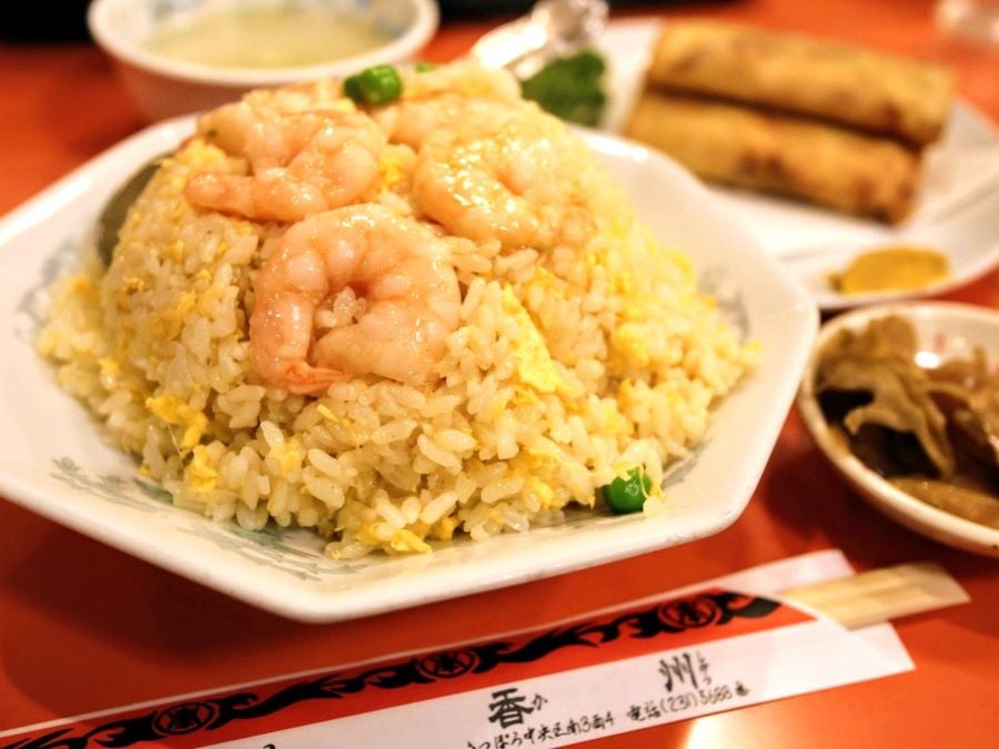 町中華】輝くエビ炒飯、名店「香州」でランチ【大通り】 | リビング札幌Web