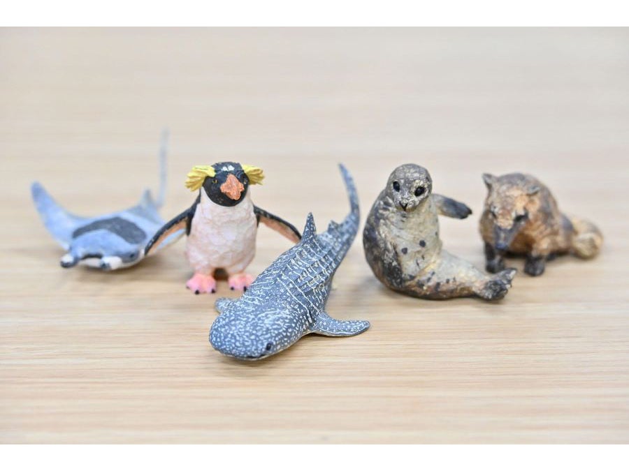 大阪】「海遊館オリジナルカプセルトイ木彫りフィギュア」を館内限定で