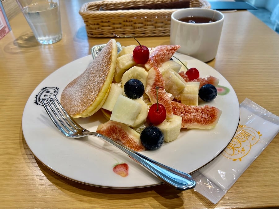 コレール コーニング製 メドウ(草原) 20ピースセット 【最終値下げ】 原宿】フルーツパンケーキのモーニングをゆったり！平日の朝が穴場