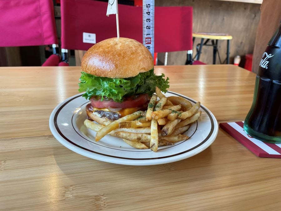 那珂川】古いアメリカ映画で見たようなハンバーガー屋さん出現