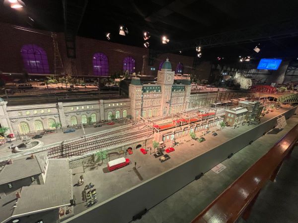 【期間限定値下げ】ジオラマ　超美品　鉄道模型 楽天市場】鉄道模型 ジオラマ付レイアウトフルセット ミニ