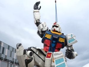 【大阪・関西万博】高さ約17m「実物大ガンダム像」初披露！ 宇宙時代を切り開く