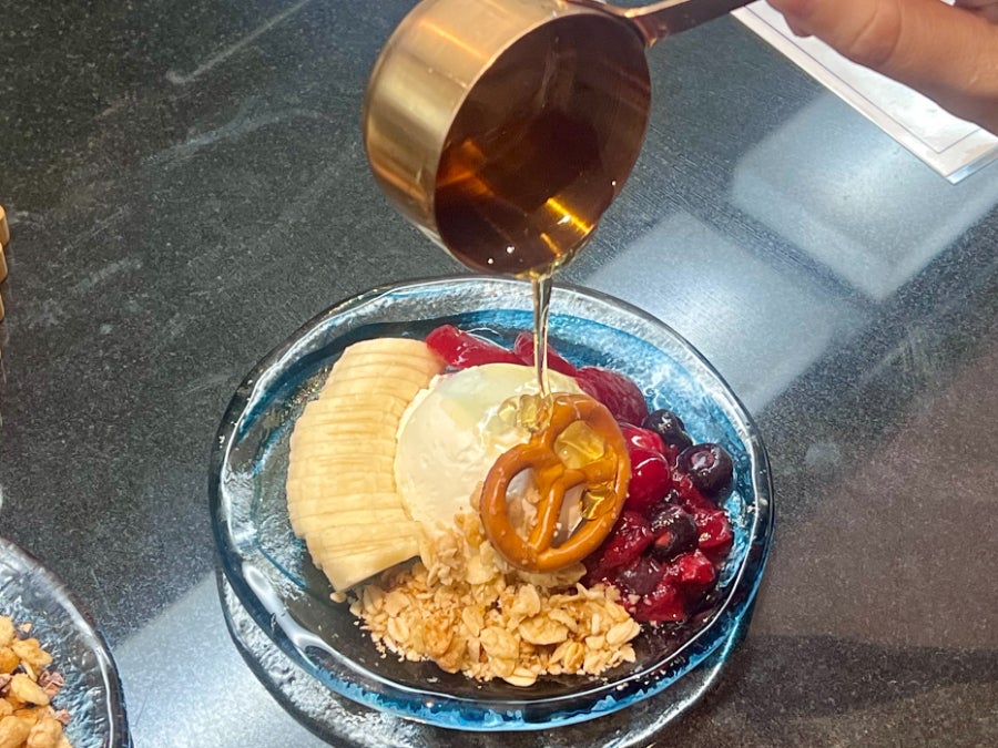 心斎橋】17歳のバイト店長が考案のアサイー＆グリークヨーグルト「B