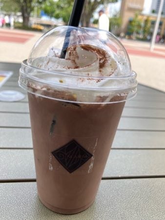 生チョコ発祥の店でチョコレートドリンク「シルスマリアCIAL桜木町店