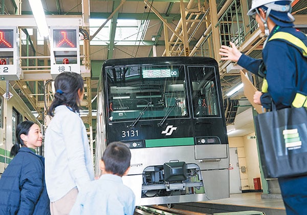 グッドデザイン賞も受賞 地下鉄南北線にデビューした新型車両3000系を