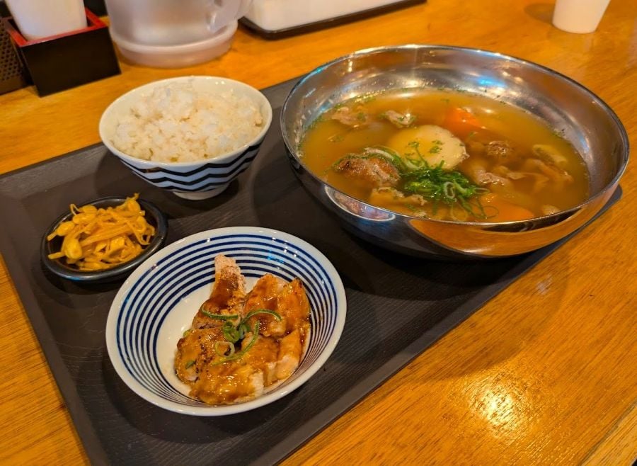 【堺筋本町】とろとろトンテキに牛すじ!ボリューム満点の定食屋さん「東横堀韓食堂 てっさん」|居酒屋 | リビング大阪Web