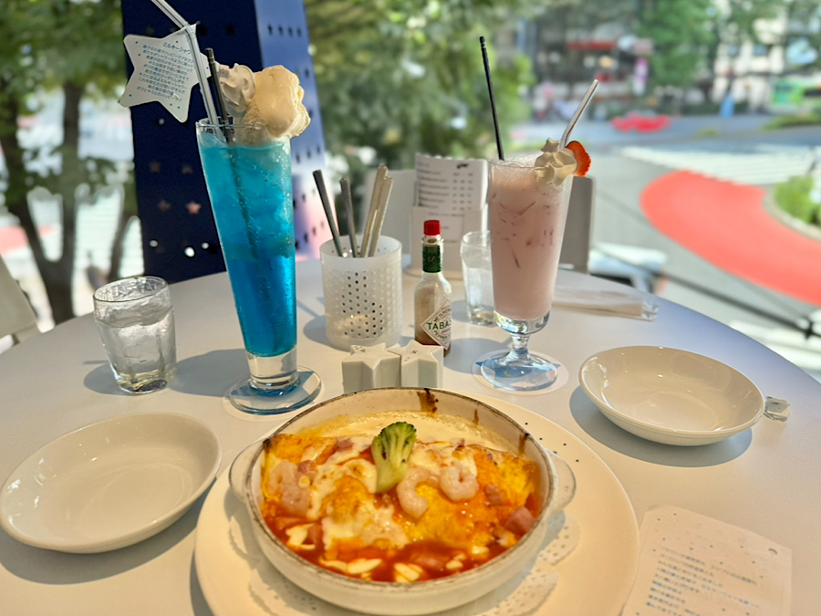 星座パフェが人気の『 パフェテラス ミルキーウェイ』にみんな夢中