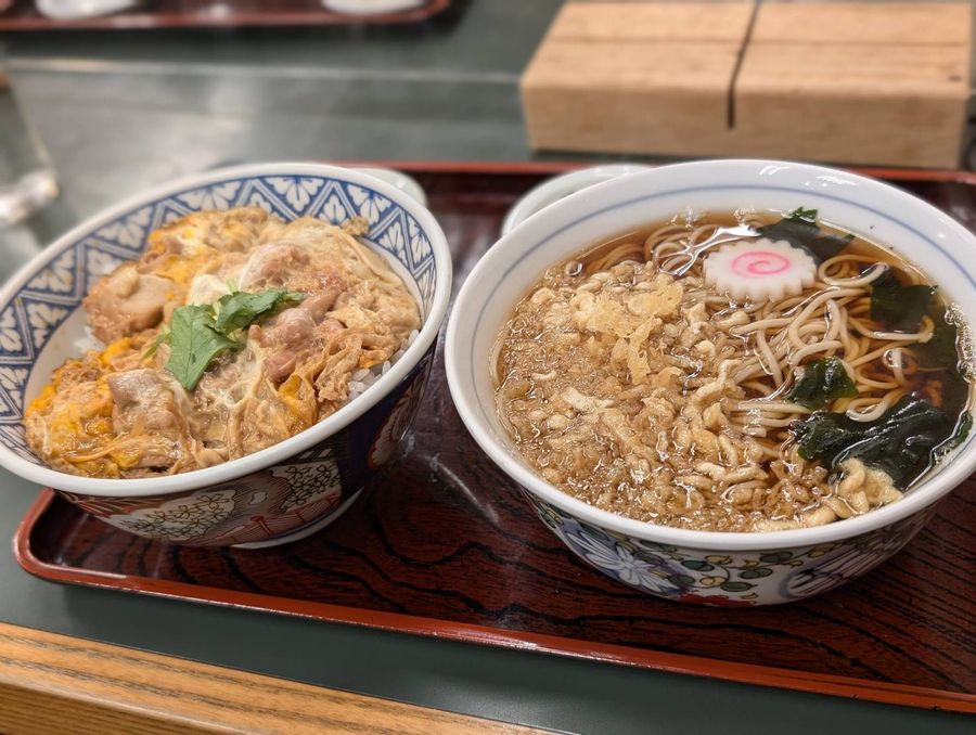神保町】＋100円でミニ丼がフルサイズに！コスパ最強すぎ蕎麦屋「桂庵