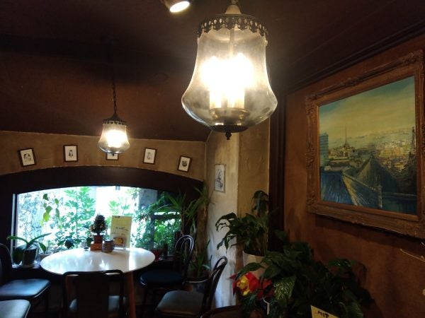 元町】テレビや雑誌の撮影に使われる老舗喫茶店を継承した「自鳴琴