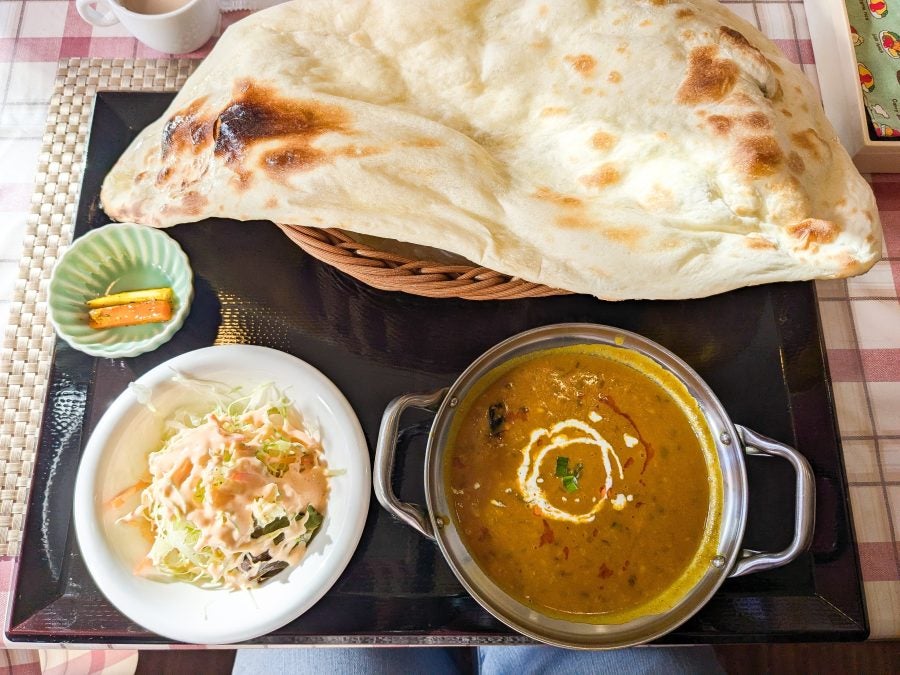 ランチセットは780円から！寒い日にはスパイスたっぷりのインドカレー