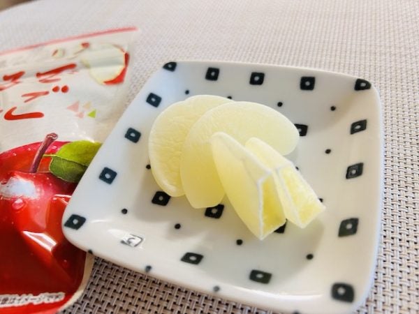 2024年に発売後即完売した「FUJIYA まるでりんごグミ