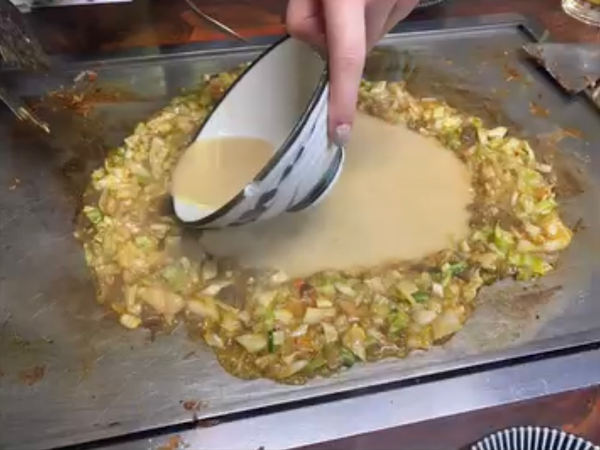 中崎町】今流行ってるもんじゃ焼きの老舗。味もオーナーもあったかい