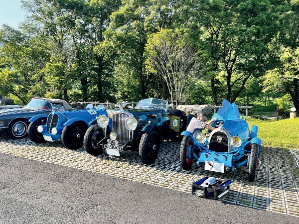 クラシックカー約60台が福岡大名ガーデンシティ・パークに勢揃い