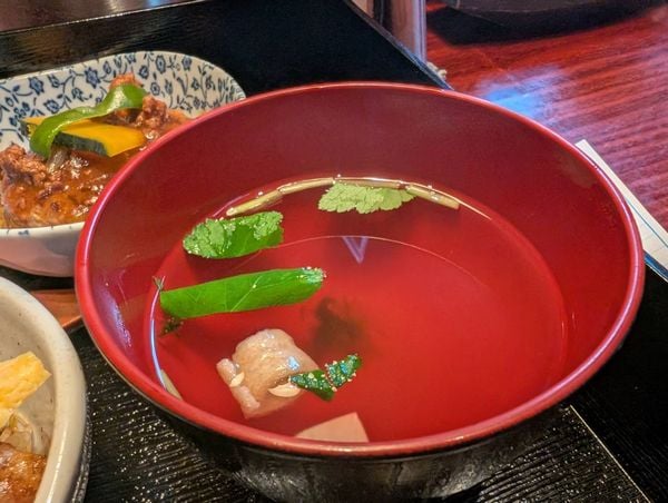 西新宿】おかわり自由の“実質カレー食べ放題”!? 割烹田一の松花堂弁当